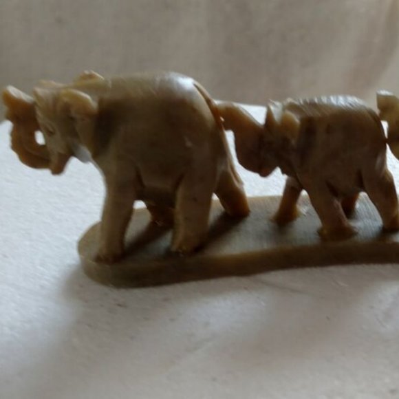 Chelsea Elephants Three in Row Antique Vintage Handcarved Marble Made in India - Picture 1 of 13